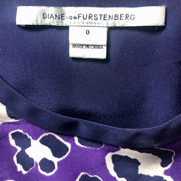 Diane Von Furstenberg animal print blouse Sz 0 - Picture 5 of 5